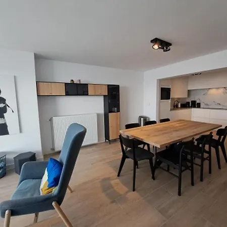 דירה In With Sea Views *
