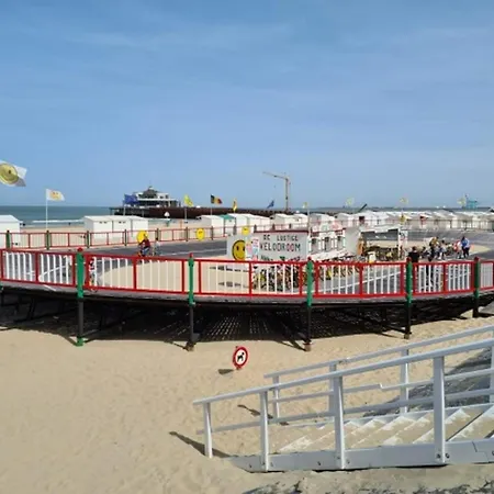 Апартаменты In With Sea Views Бланкенберге